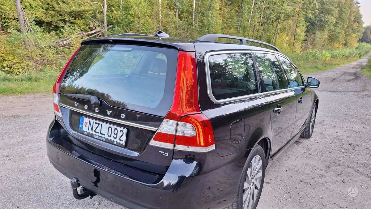 Volvo V70 2014 — engine 1596 cm³, 179 HP (132kW)