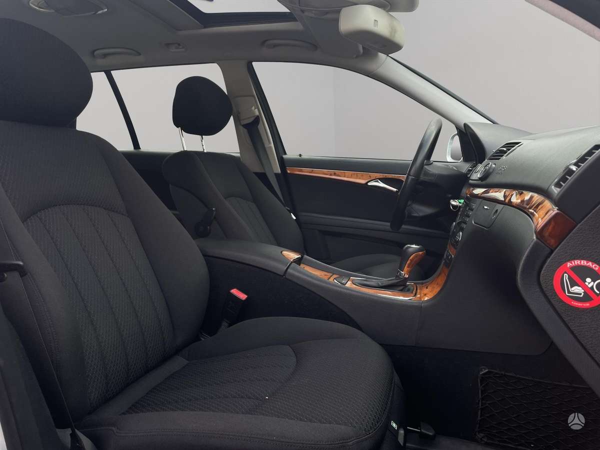 Mercedes-Benz E220 2008 — photo 8
