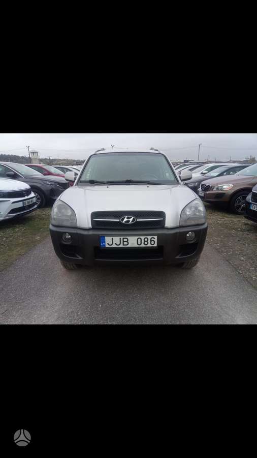 Hyundai Tucson 2006 — rear view