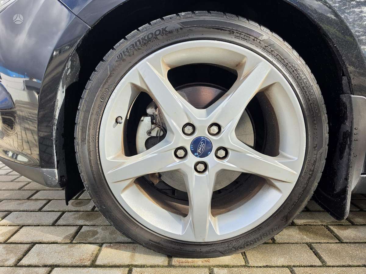 Ford Focus 2011 — photo 10
