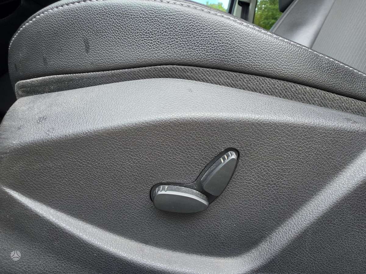 Ford Focus 2011 — photo 15
