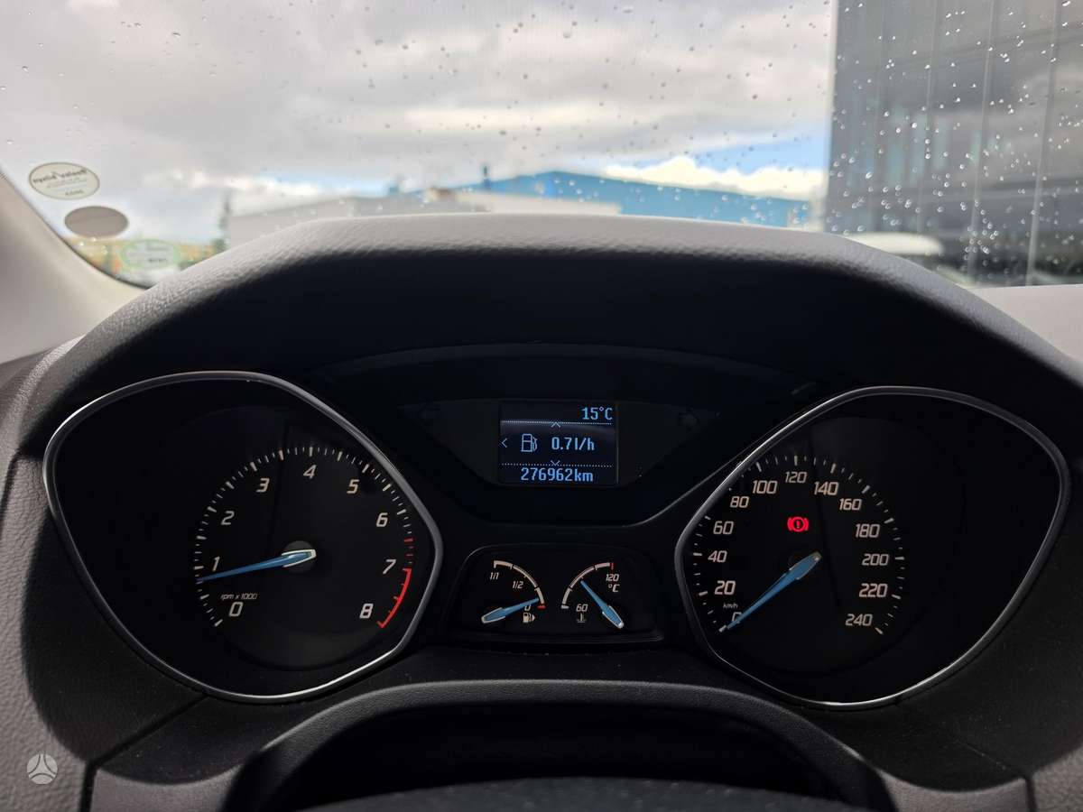 Ford Focus 2011 — photo 20