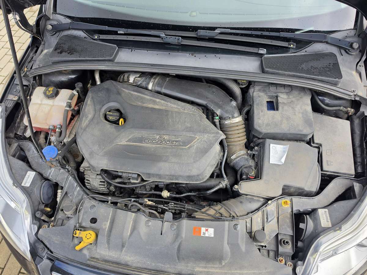 Ford Focus 2011 — photo 30