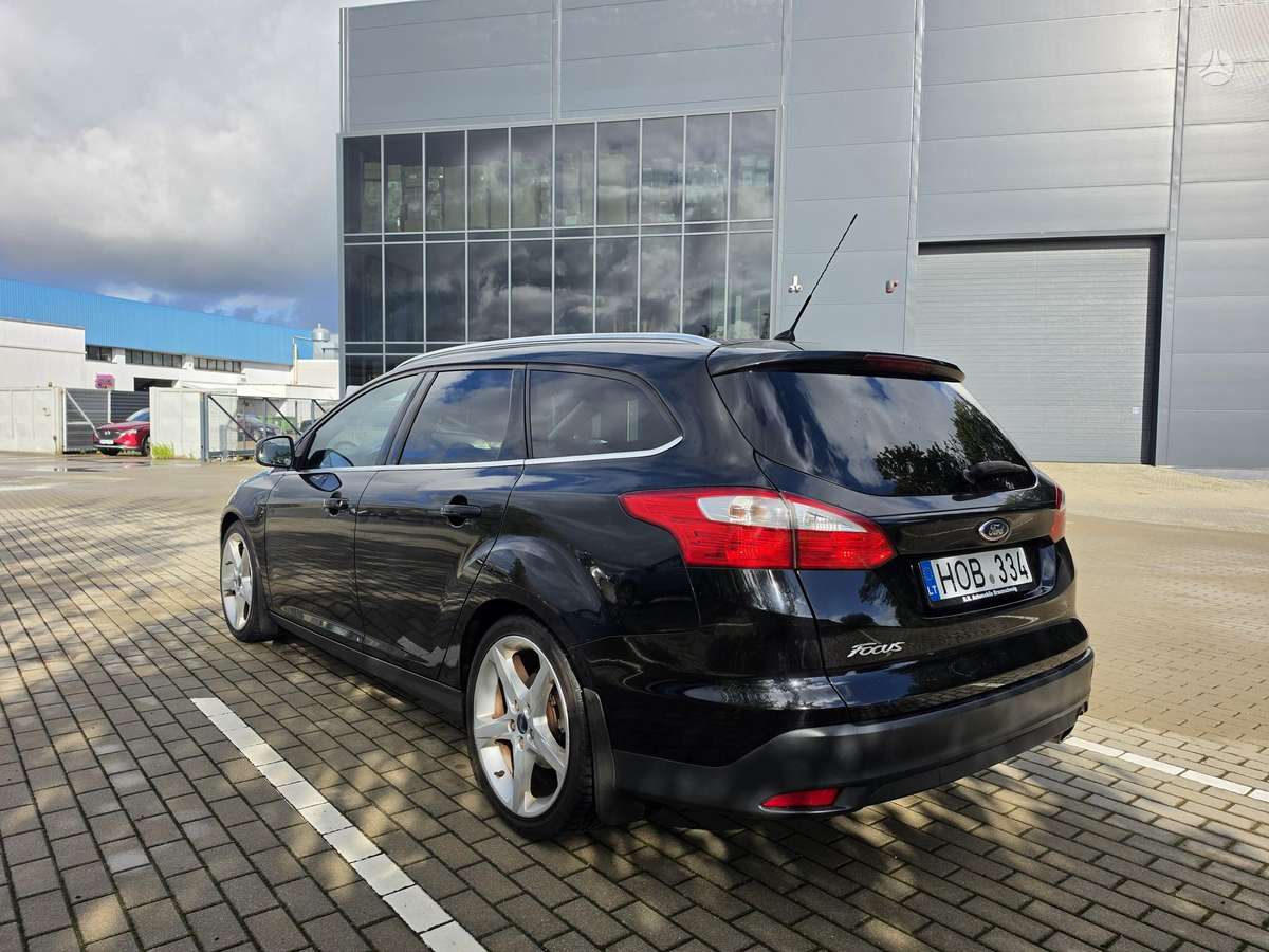 Ford Focus 2011 — photo 5