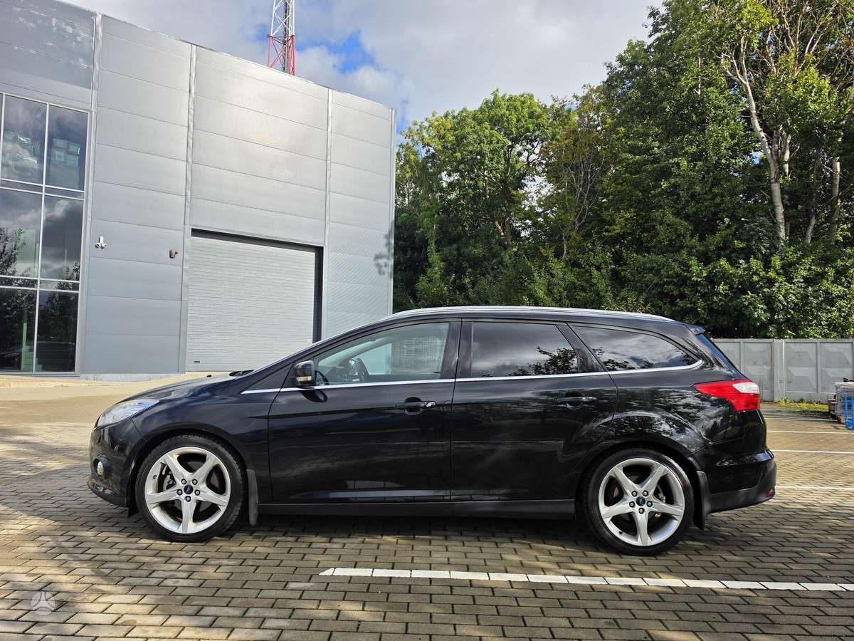 Ford Focus 2011 — photo 6