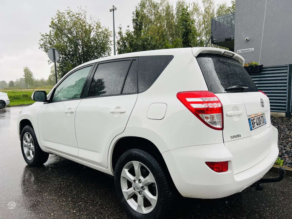 Toyota RAV4 2012 — photo 10