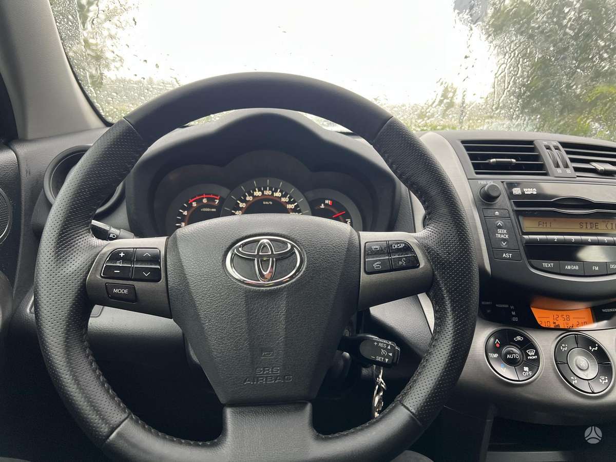 Toyota RAV4 2012 — photo 14
