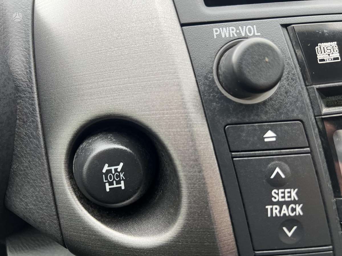 Toyota RAV4 2012 — photo 19