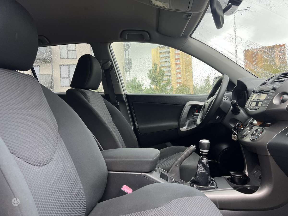Toyota RAV4 2012 — photo 25