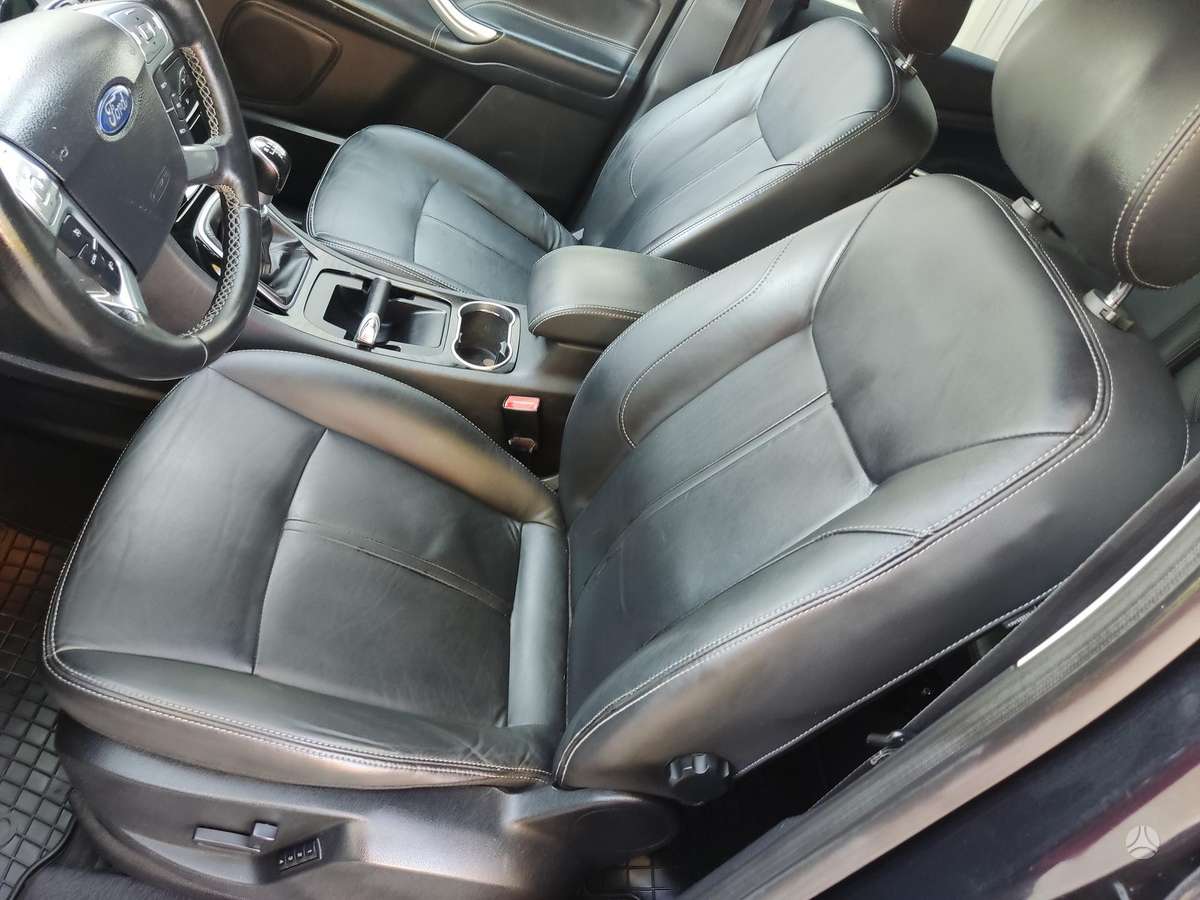 Ford S-MAX 2013 — photo 13