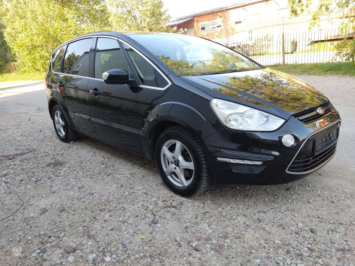 Ford S-MAX 2013 — rear view