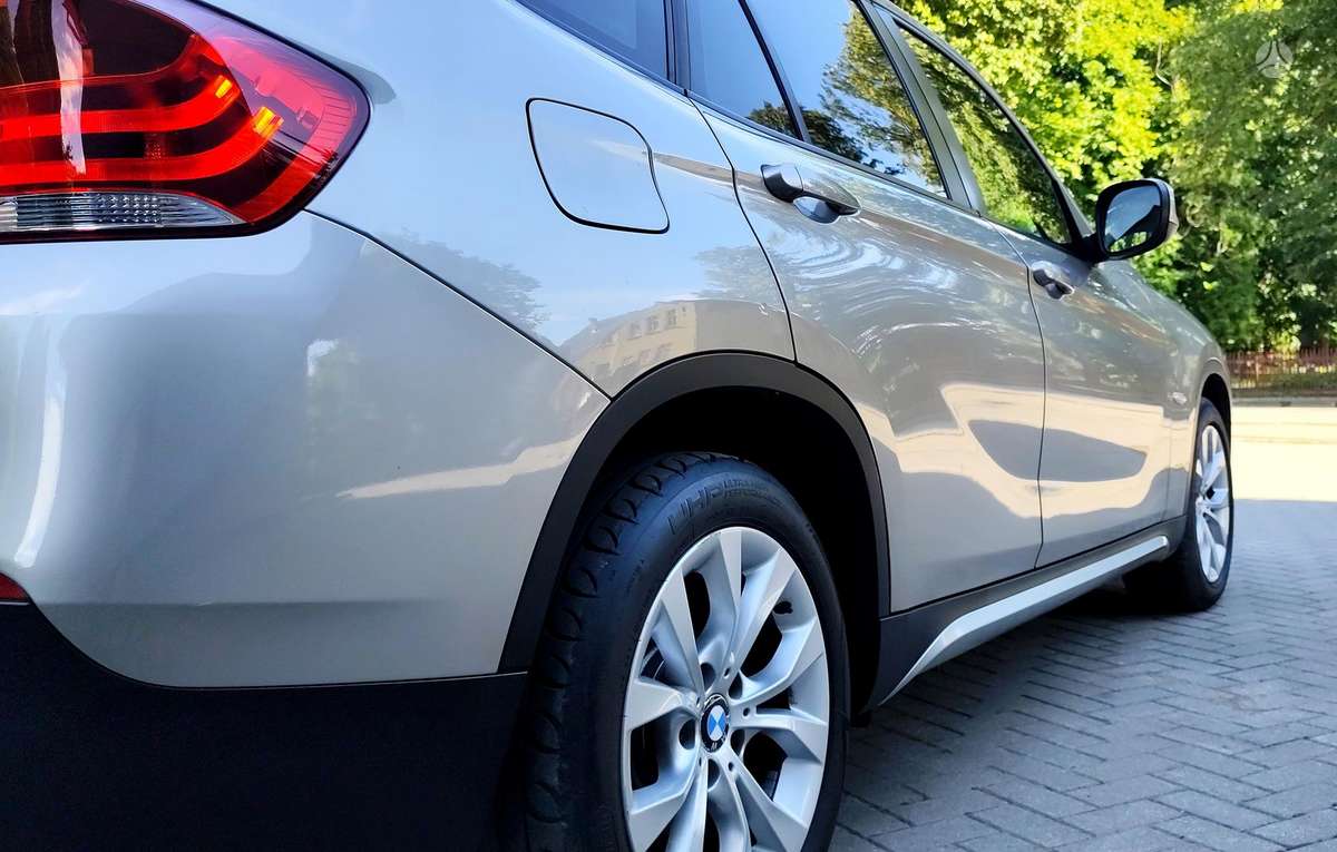 BMW X1 2010 — photo 11