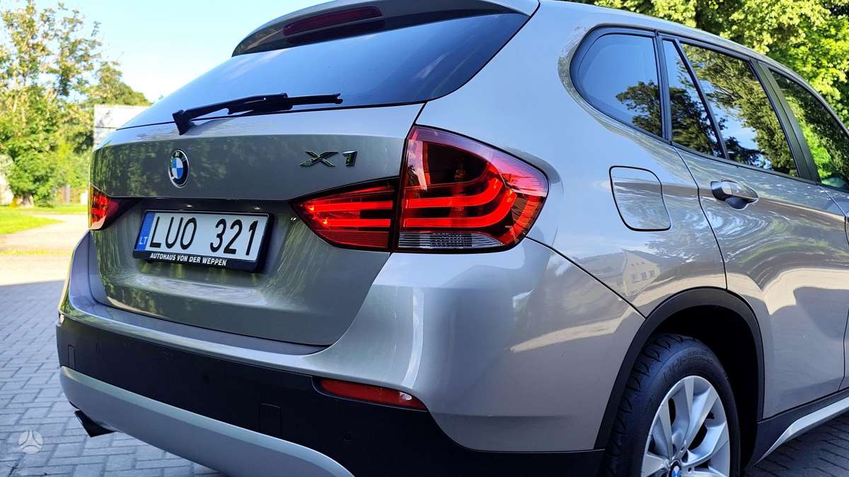 BMW X1 2010 — photo 15