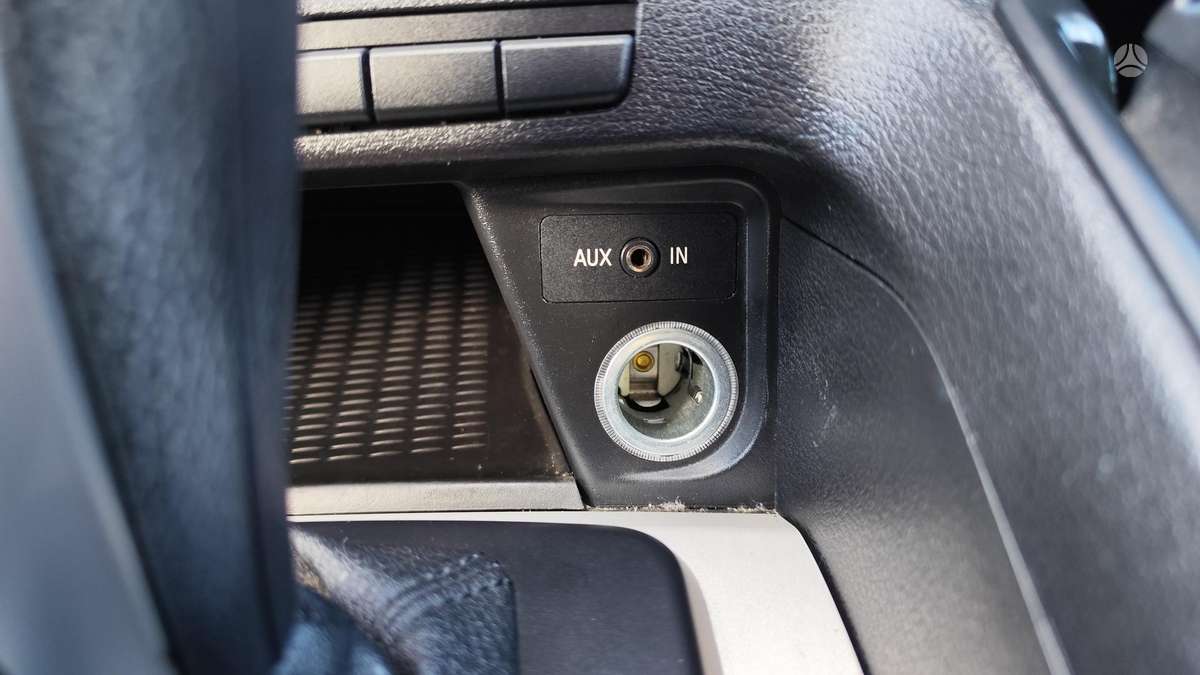 BMW X1 2010 — photo 28