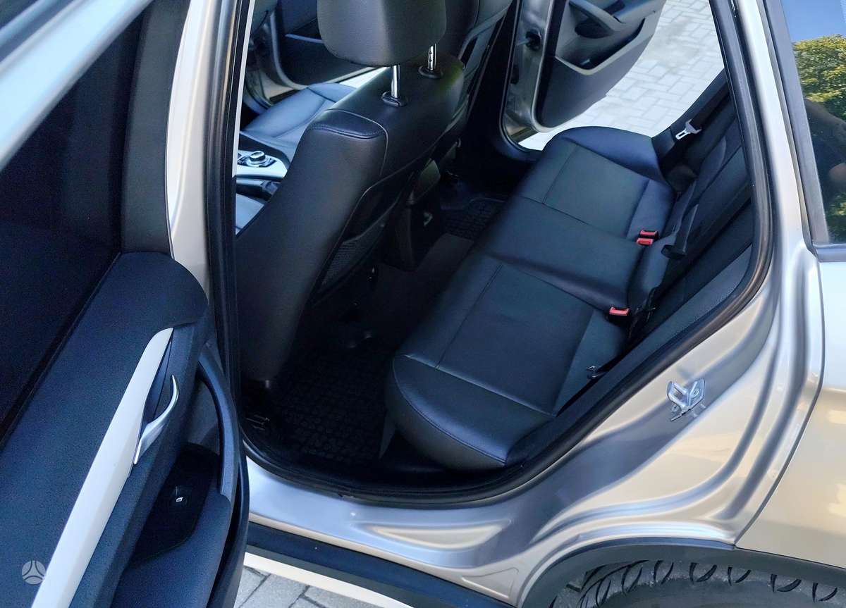 BMW X1 2010 — photo 31