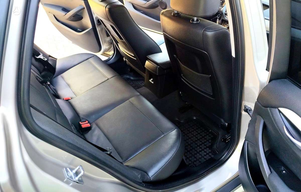 BMW X1 2010 — photo 33