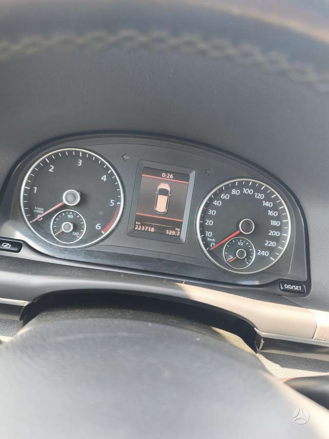 Volkswagen Touran 2011 — photo 5