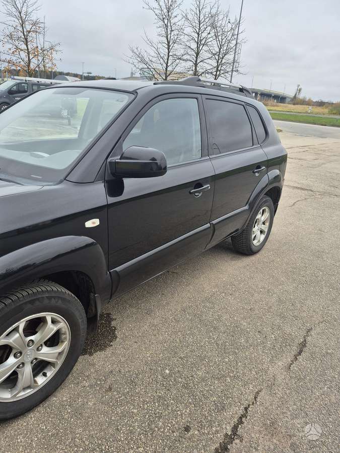 Hyundai Tucson 2009 — engine 1975 cm³, 141 HP (104kW)