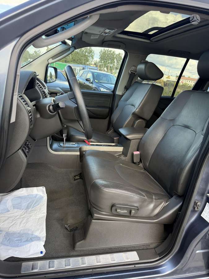 Nissan Pathfinder 2007 — photo 17