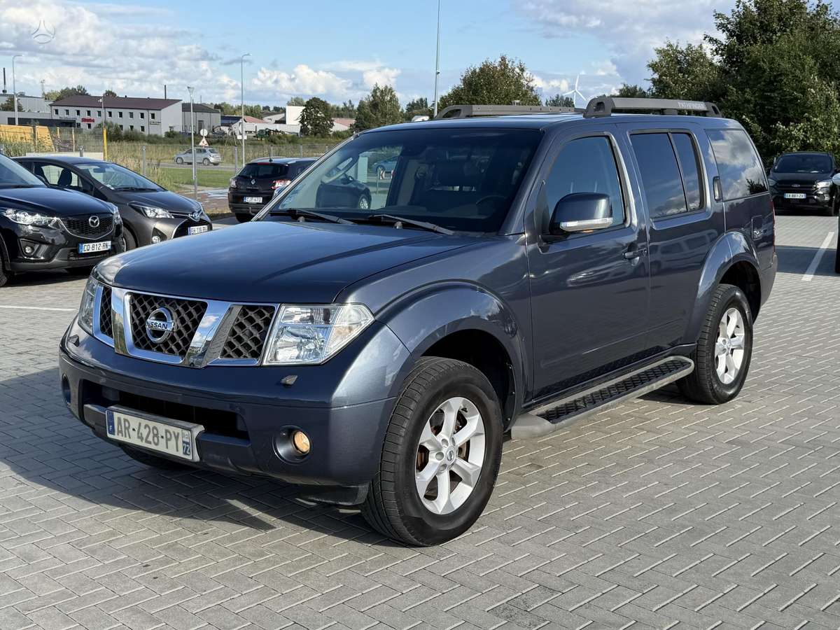 Nissan Pathfinder 2007 — interior