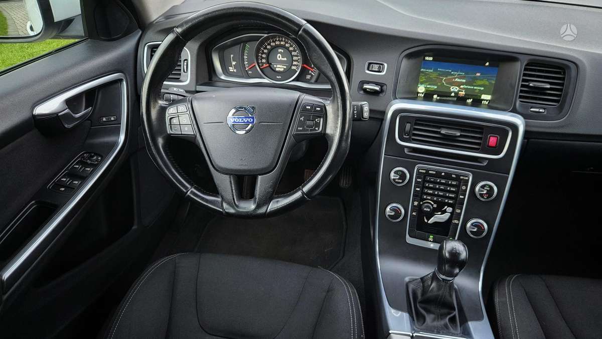 Volvo V60 2014 — photo 10