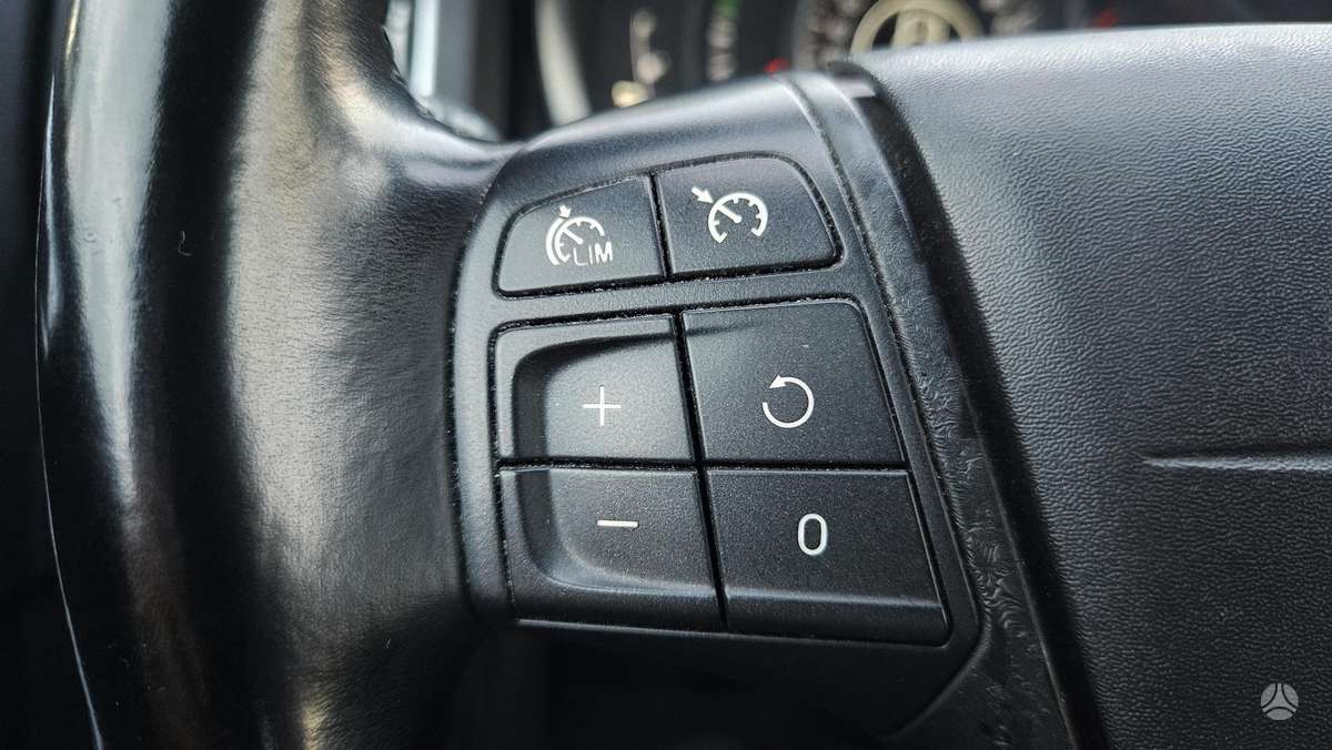 Volvo V60 2014 — photo 23