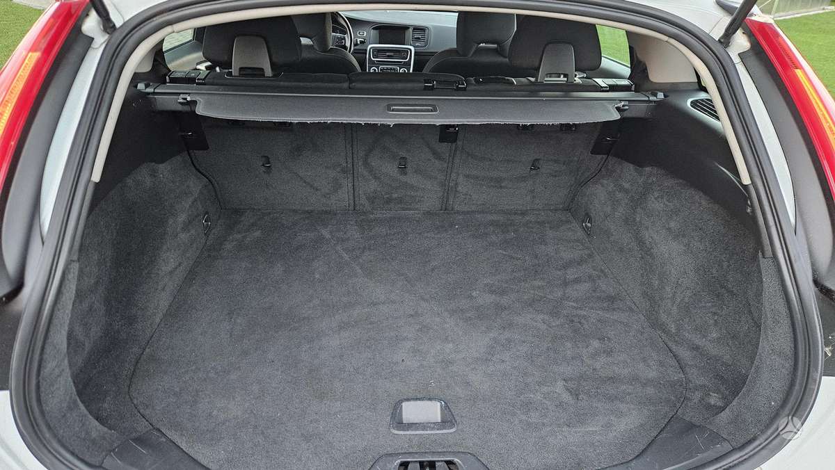 Volvo V60 2014 — photo 25