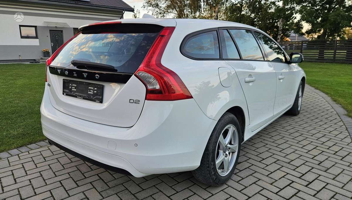Volvo V60 2014 — engine 1600 cm³, 116 HP (85kW)