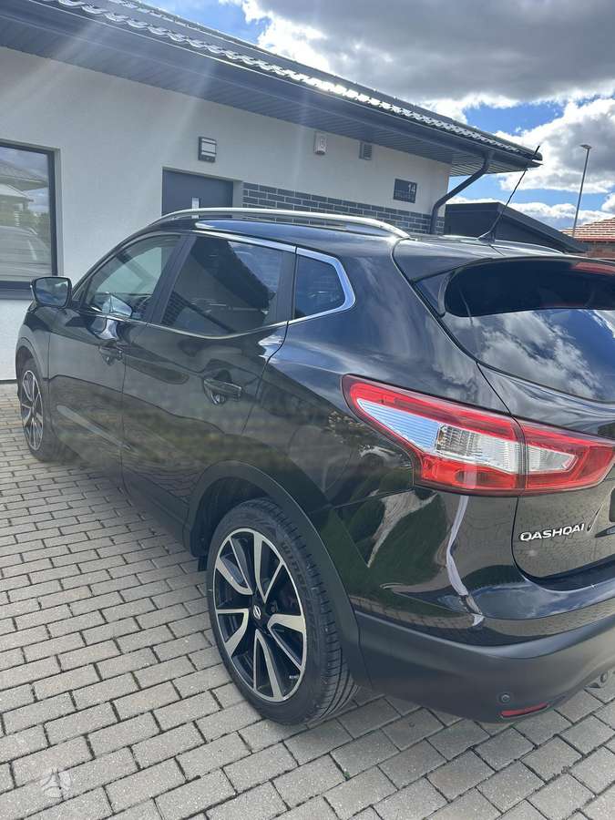 Nissan Qashqai 2014 — engine 1598 cm³, 131 HP (96kW)