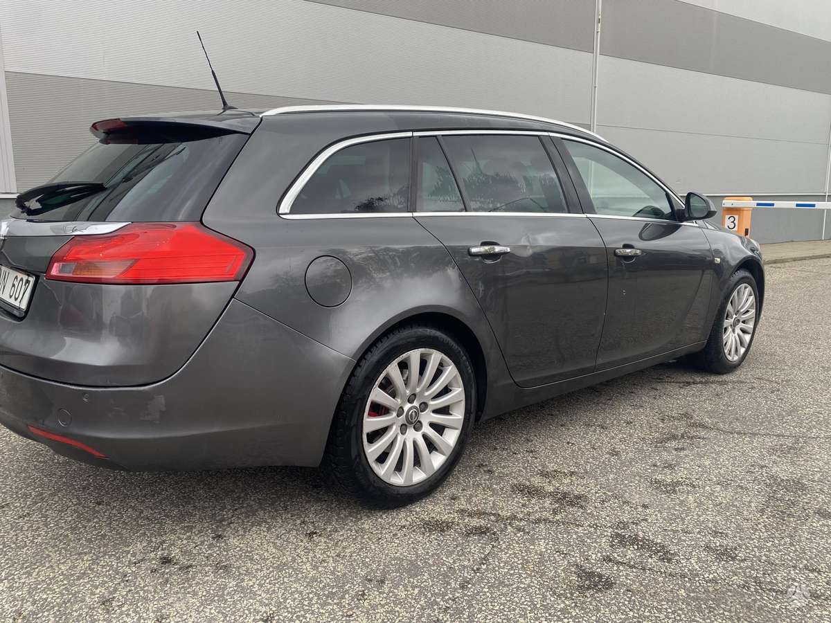 Opel Insignia, 2011