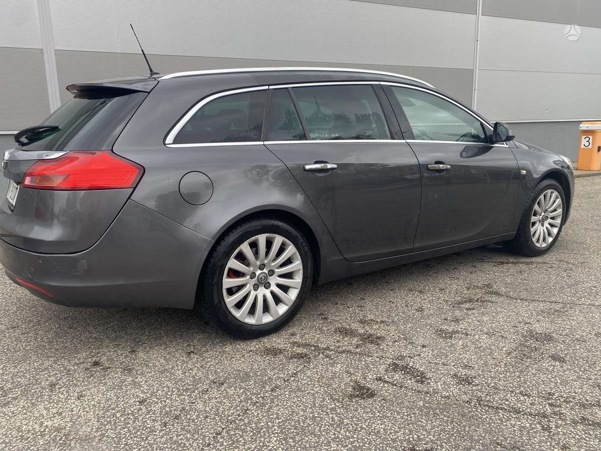 Opel Insignia 2011 — photo 12