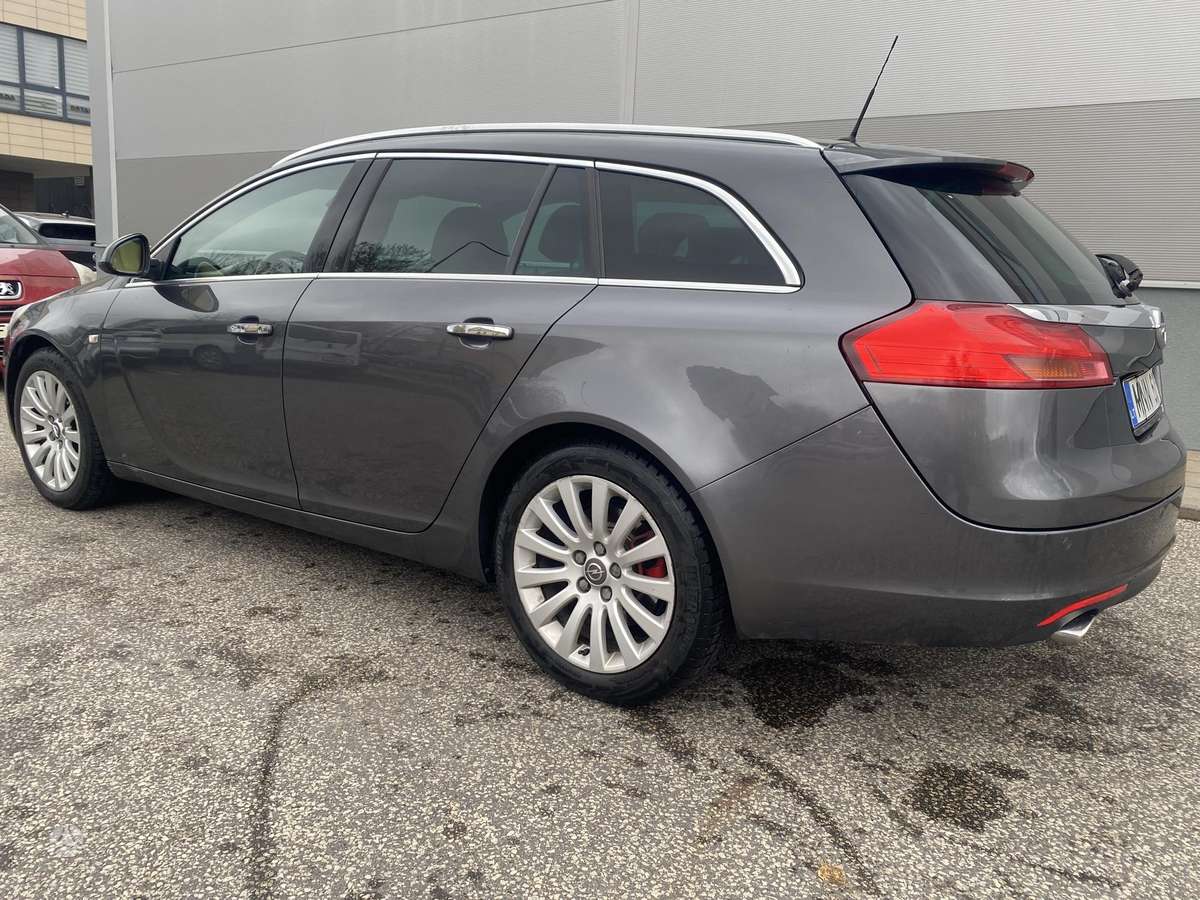 Opel Insignia 2011 — photo 15