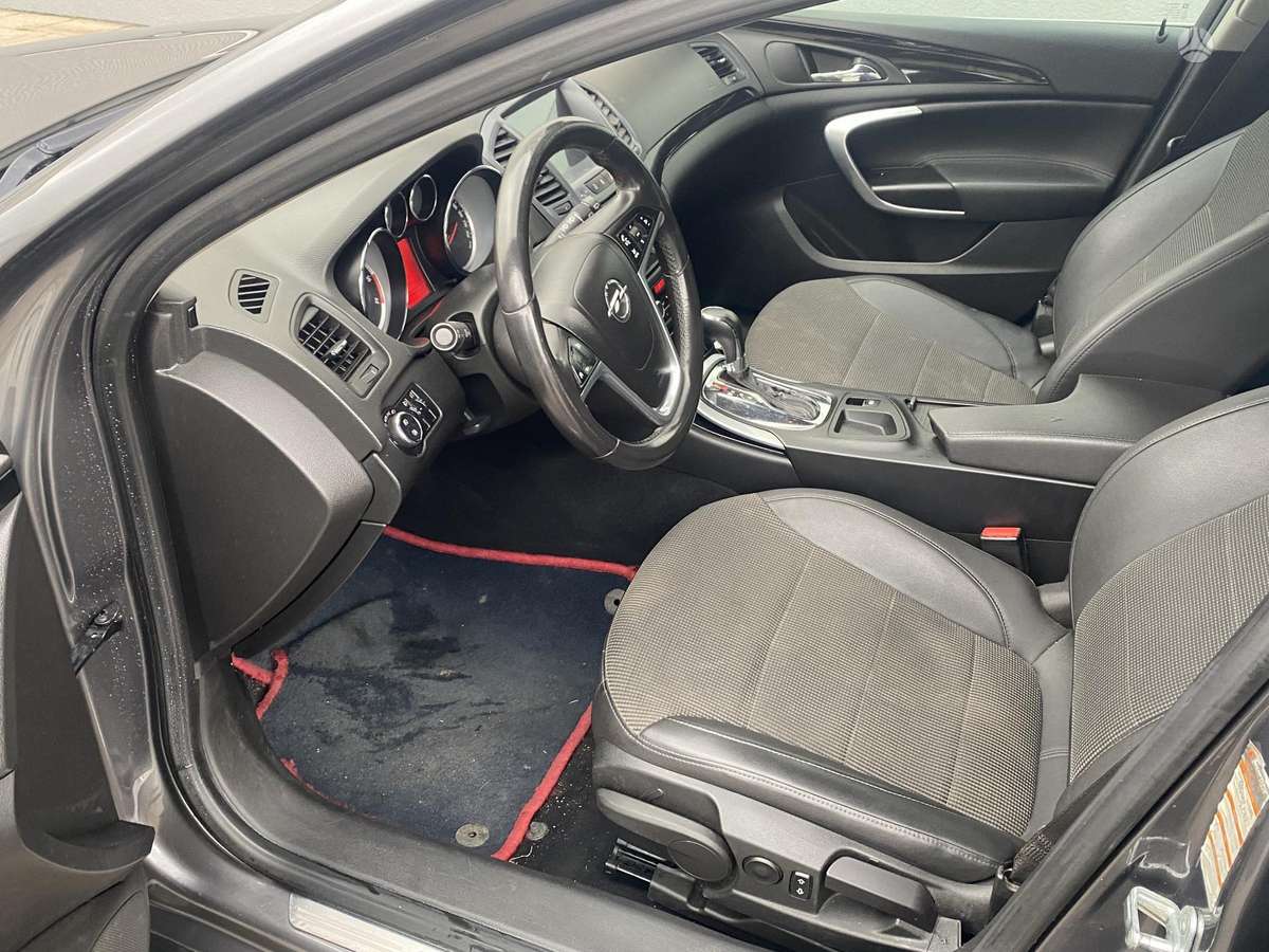 Opel Insignia 2011 — photo 23