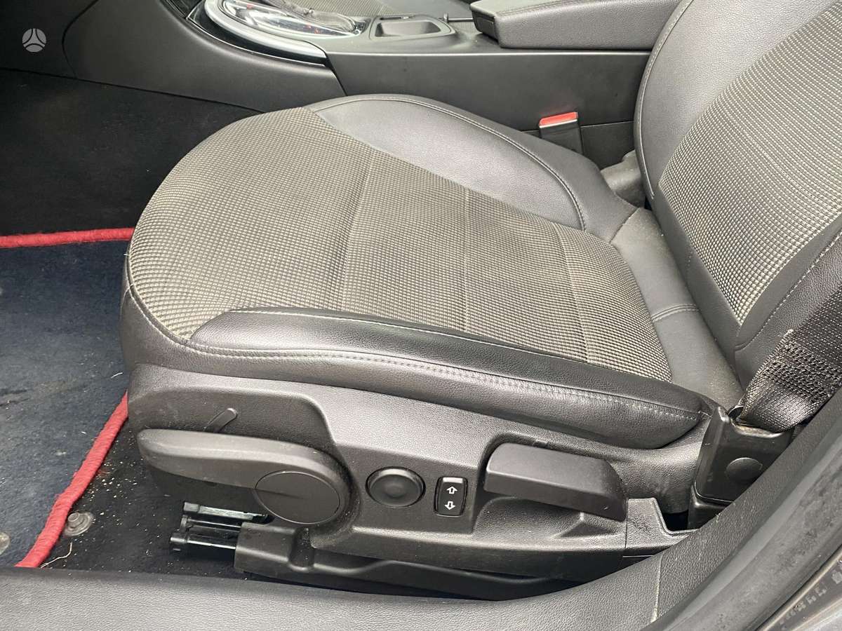 Opel Insignia 2011 — photo 24