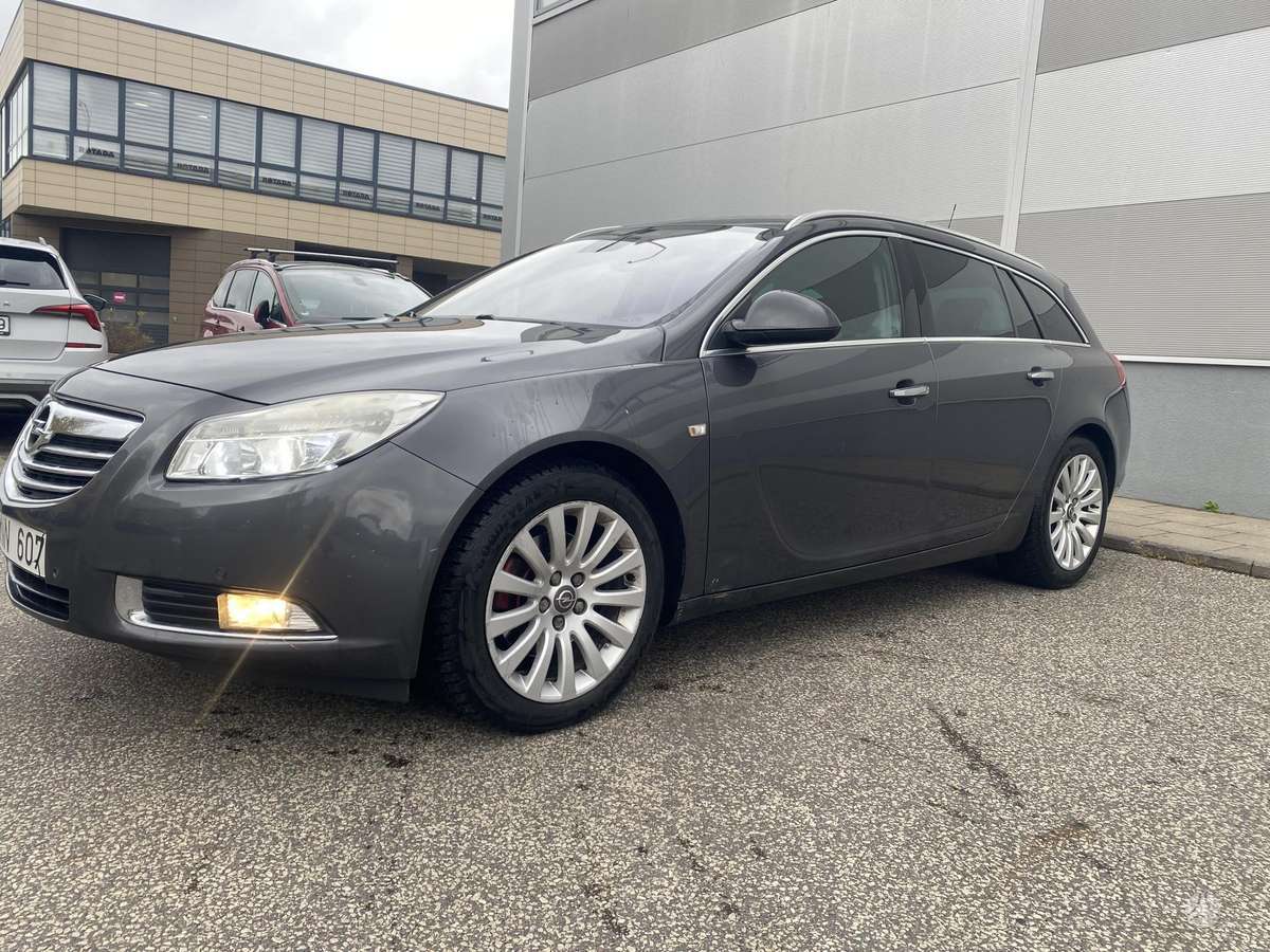 Opel Insignia 2011 — interior
