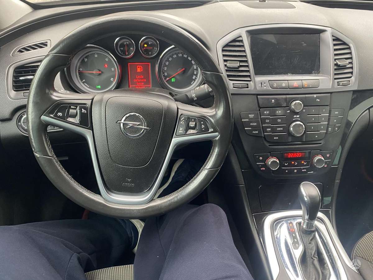 Opel Insignia 2011 — photo 30