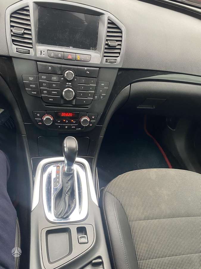 Opel Insignia 2011 — photo 31