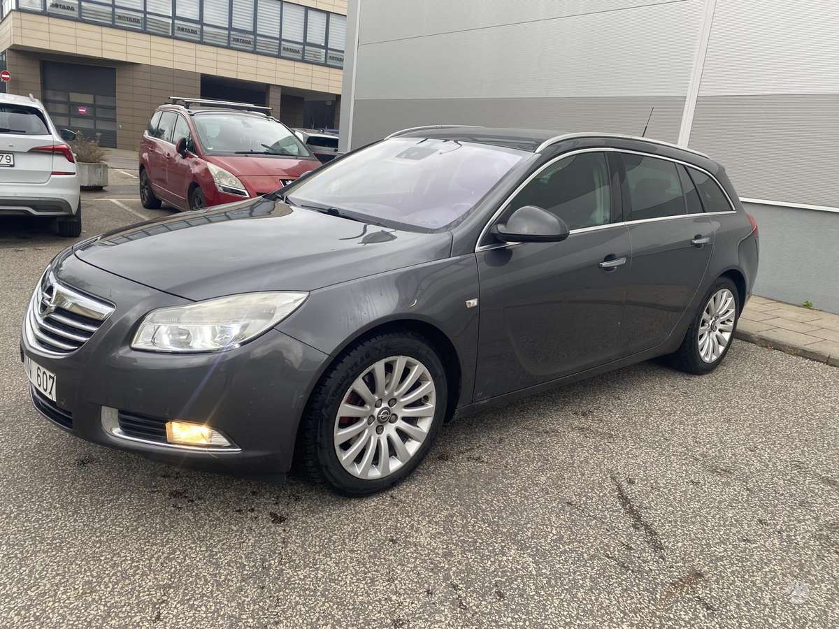 Opel Insignia 2011 — engine 1956 cm³, 160 HP (118kW)
