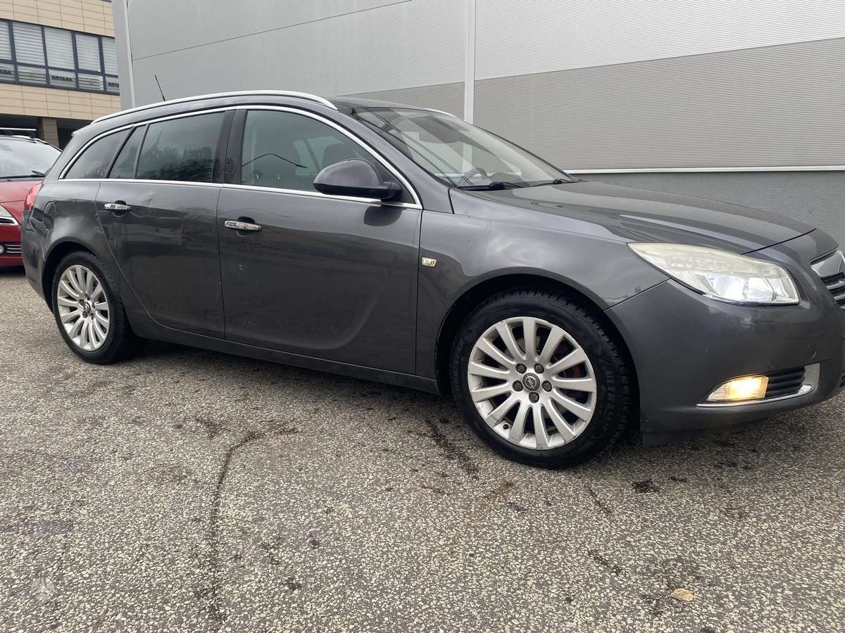 Opel Insignia 2011 — photo 9