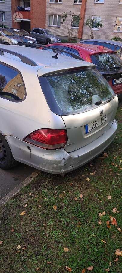 Volkswagen Golf 2010 — двигун 1597 cm³, 105 HP (77kW)
