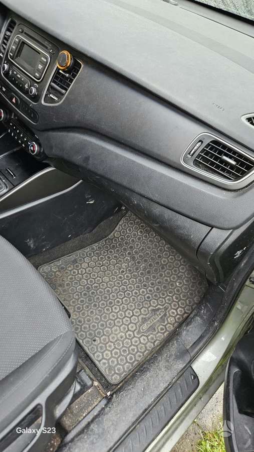 Kia Carens 2014 — photo 13