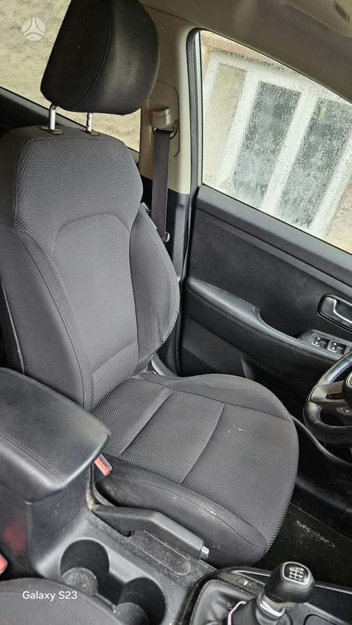 Kia Carens 2014 — photo 15