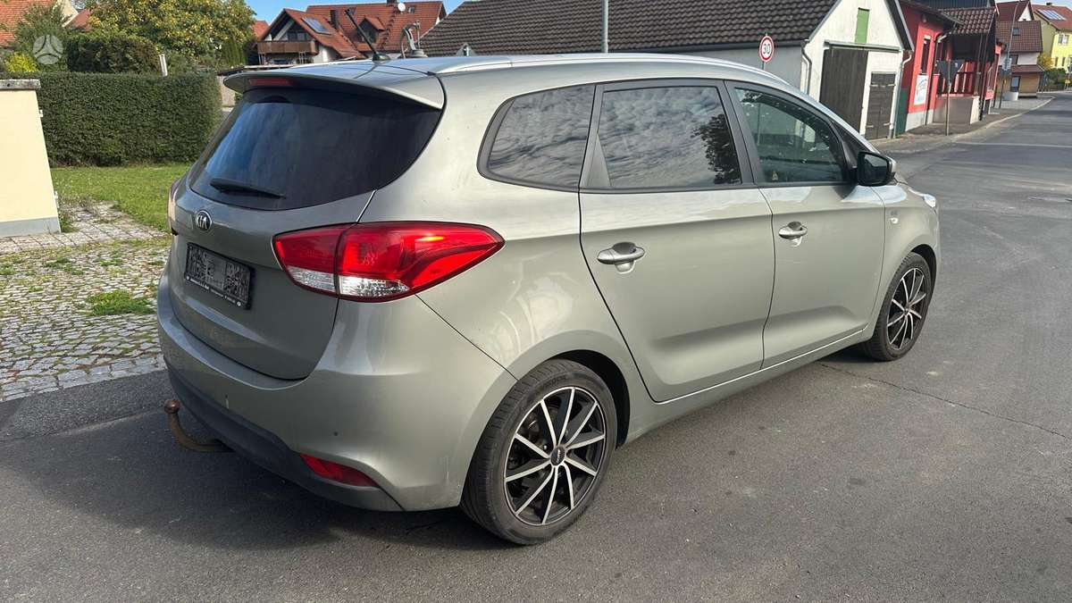 Kia Carens 2014 — interior