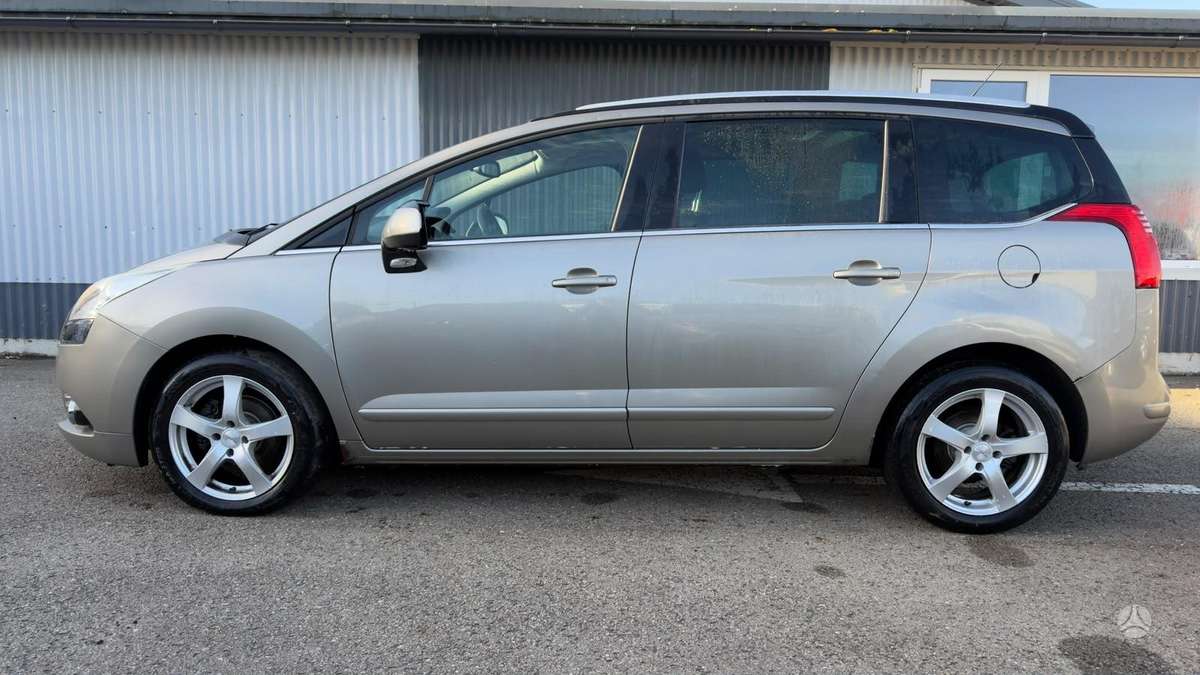 Peugeot 5008 2010 — engine 1997 cm³, 150 HP (110kW)