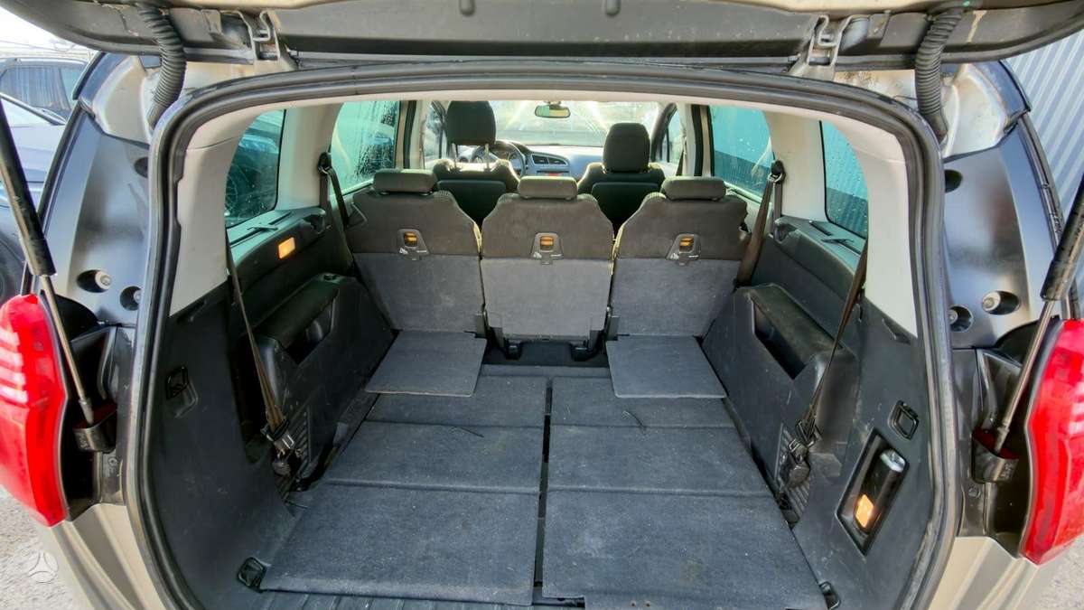 Peugeot 5008 2010 — photo 6
