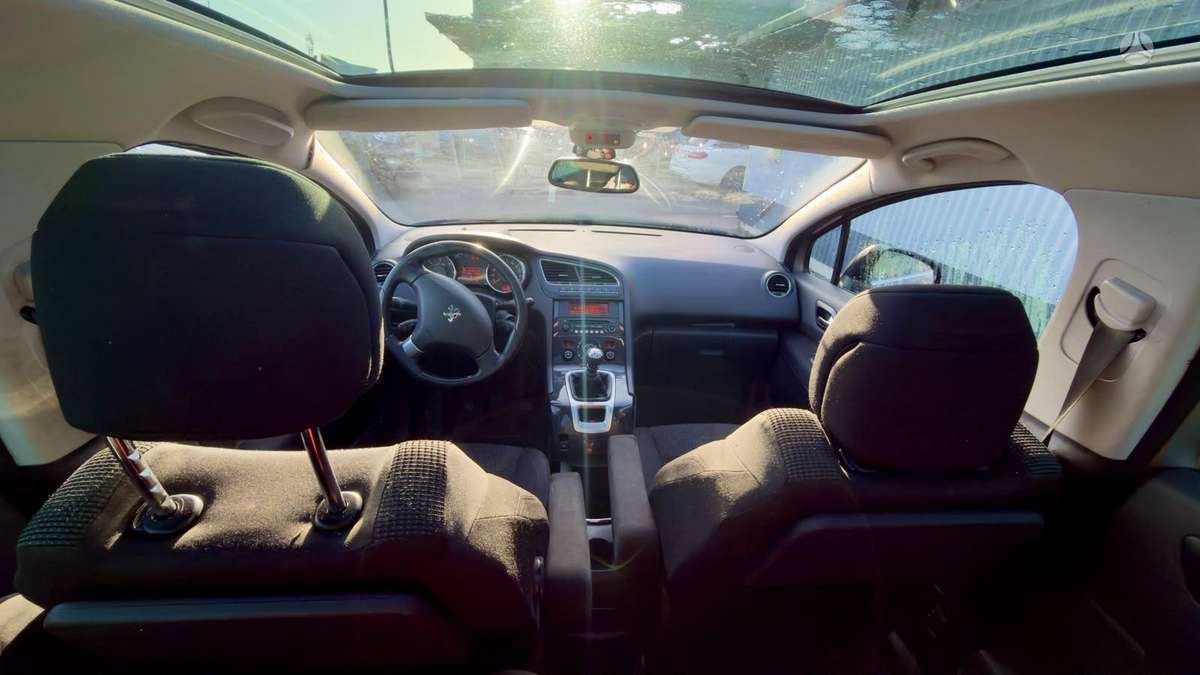 Peugeot 5008 2010 — photo 7