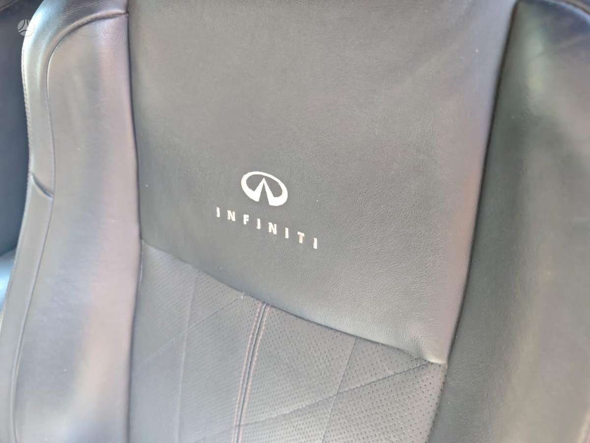 Infiniti FX30 2011 — photo 10