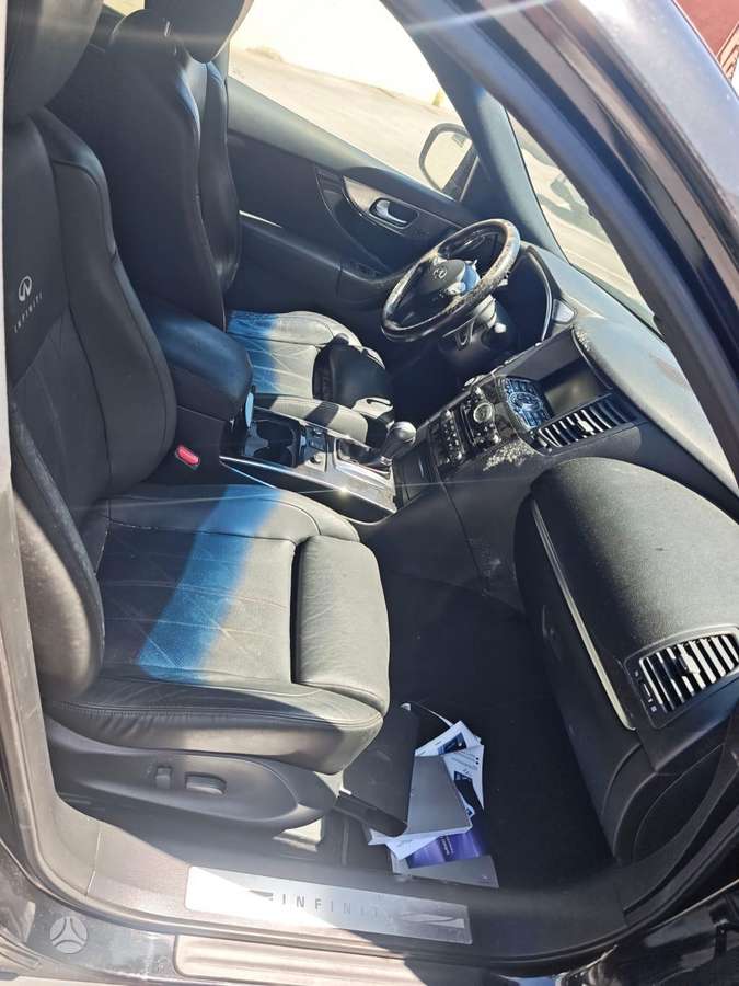 Infiniti FX30 2011 — photo 12