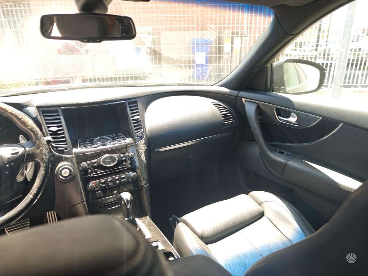 Infiniti FX30 2011 — photo 14
