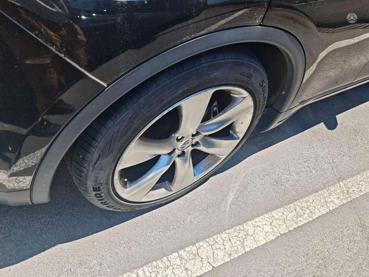 Infiniti FX30 2011 — engine 3000 cm³, 237 HP (174kW)